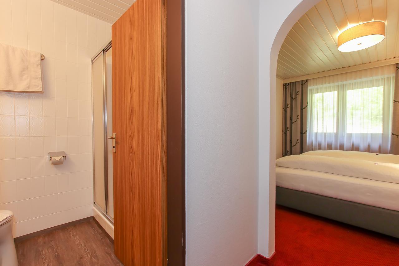 Отель Gasthof Baerenwirt Fusch an der Grossglocknerstrasse Экстерьер фото